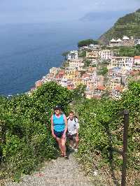 Xtrallusion photo library of independent, self-guided walking and sightseeing holidays in Italy. Pictures, images, photos and photographs taken along the way of this 1-day walking itinerary, to give you a visual impression of the day's walk.